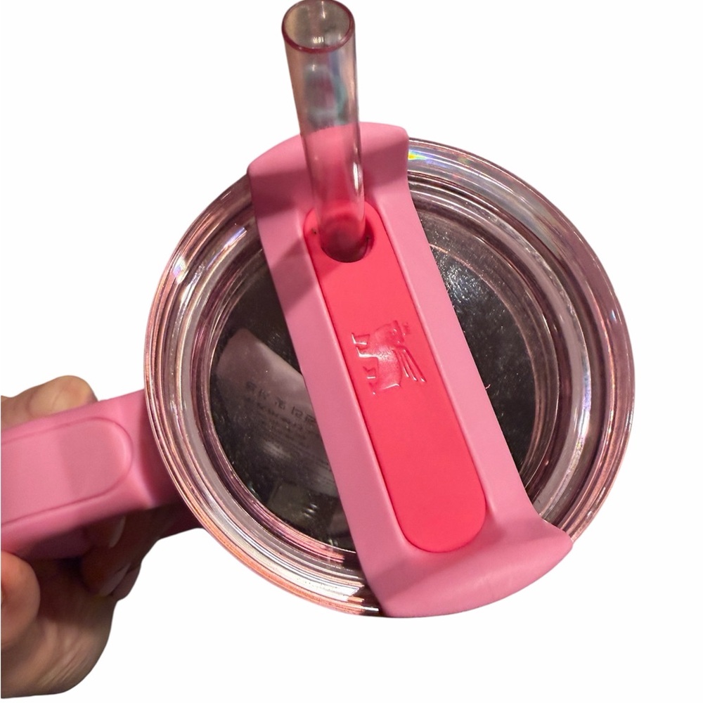 Stanley Pink Quencher H2.0 Tumbler with Handle - Picture 3 of 5